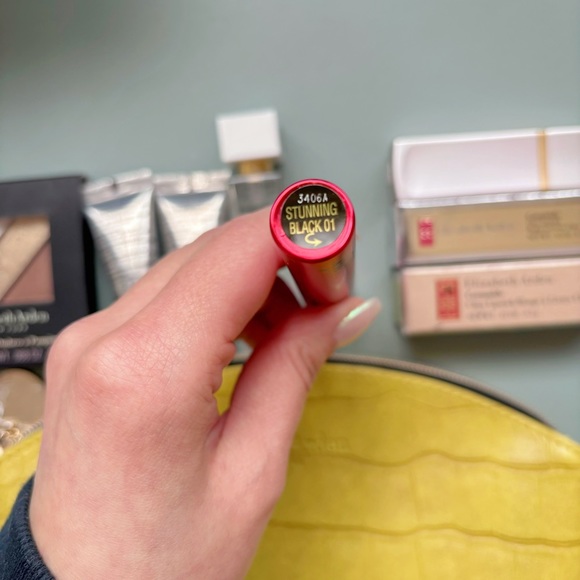 Elizabeth Arden Makeup Bundle - Picture 6 of 11